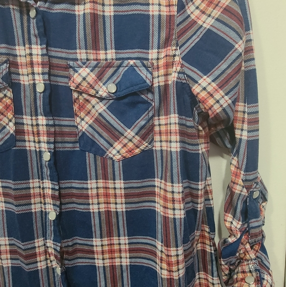 Top - Picture 2 of 2